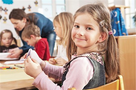 simsearch:6115-06778751,k - Children In Nursery School, Kottgeisering, Bavaria, Germany, Europe Foto de stock - Royalty Free Premium, Número: 6115-06778746