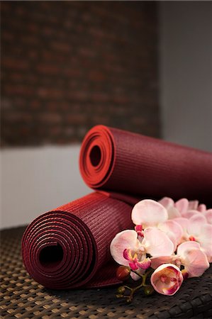 exotic relaxing - Yoga Mats And Orchids, Close-up Stock Photo - Premium Royalty-Free, Code: 6115-06778893