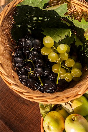 simsearch:6115-06732939,k - Fresh Fruits In Basket, Croatia, Slavonia, Europe Stock Photo - Premium Royalty-Free, Code: 6115-06732956