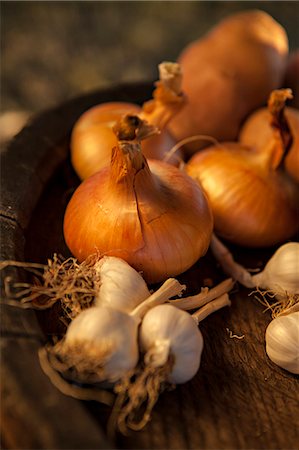 potager - Fresh Garlic And Onions, Croatia, Slavonia, Europe Photographie de stock - Premium Libres de Droits, Code: 6115-06732934