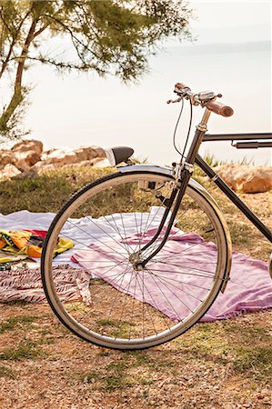 simsearch:6115-06733090,k - Croatia, Dalmatia, At the seaside, bike in foreground Stock Photo - Premium Royalty-Free, Code: 6115-06733092