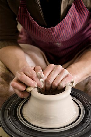 poterie - Craftswoman working on pottery wheel, Bavaria, Germany, Europe Photographie de stock - Premium Libres de Droits, Code: 6115-06967129