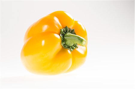 simsearch:6115-06967185,k - Yellow Bell Pepper, Croatia, Slavonia, Europe Photographie de stock - Premium Libres de Droits, Code: 6115-06967201