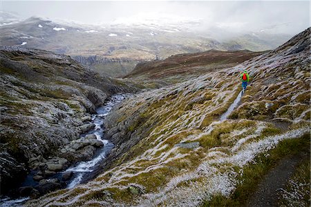 simsearch:6115-07109775,k - Man speed hiking along rocky grounds, Norway, Europe Foto de stock - Royalty Free Premium, Número: 6115-07109762