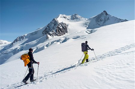 simsearch:6115-07539824,k - Two people back country skiing, European Alps, Tyrol, Austria Photographie de stock - Premium Libres de Droits, Code: 6115-07109712