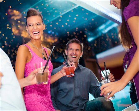 Young people celebrating in a nightclub, Dubrovnik, Croatia Foto de stock - Sin royalties Premium, Código: 6115-07282853