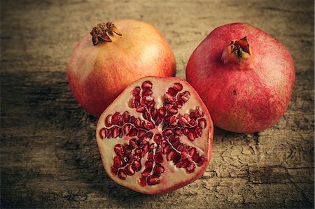 simsearch:6115-07539839,k - Pomegranates, Germany Photographie de stock - Premium Libres de Droits, Code: 6115-07539832