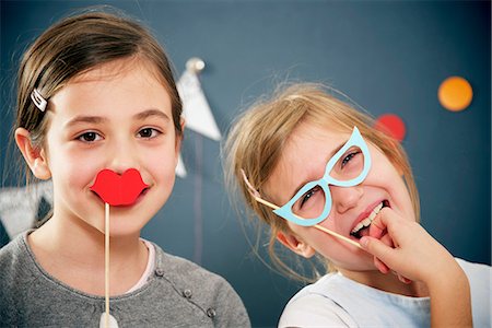 portrait girl front - Children on birthday party having fun, Munich, Bavaria, Germany Stock Photo - Premium Royalty-Free, Code: 6115-08066243