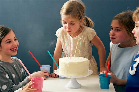 simsearch:6115-06778498,k - Children on birthday party having fun, Munich, Bavaria, Germany Stock Photo - Premium Royalty-Free, Code: 6115-08066271