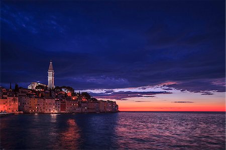 rovigno - City at sunset, Rovinj, Istria, Croatia Photographie de stock - Premium Libres de Droits, Code: 6115-08066637