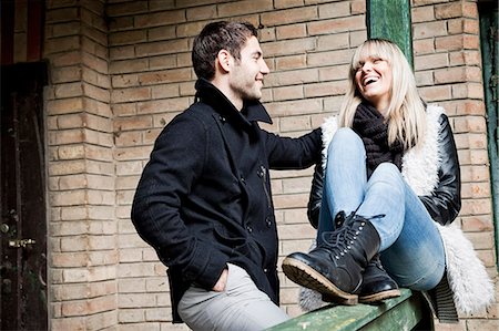 Portrait of happy young couple outdoors Foto de stock - Sin royalties Premium, Código: 6115-08100956