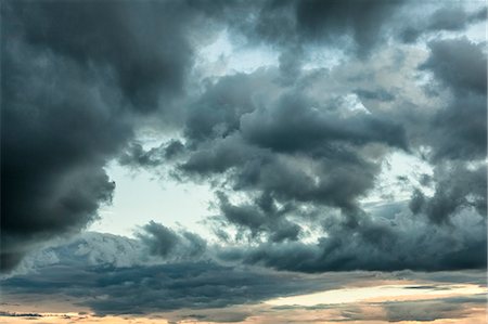 dark cloud - Dramatic Sky Stock Photo - Premium Royalty-Free, Code: 6115-08101042