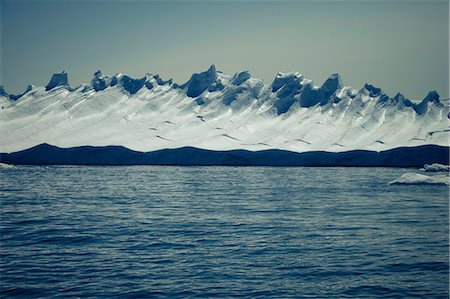 simsearch:6115-08101282,k - Iceberg, Arctic Ocean, Greenland Foto de stock - Sin royalties Premium, Código: 6115-08101266