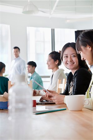 simsearch:6116-09013519,k - Business meeting in the cafeteria Stock Photo - Premium Royalty-Free, Code: 6116-06939505
