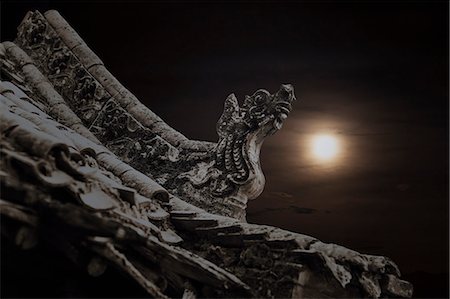 shanxi province - Close-up of carvings on the roof of the pagoda, night, Shanxi Province, China Foto de stock - Sin royalties Premium, Código: 6116-07236530