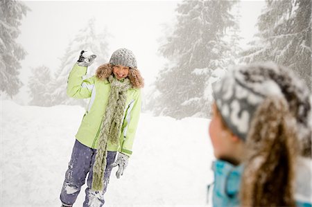 Girl with snowball Fotografie stock - Premium Royalty-Free, Codice: 6116-08915206