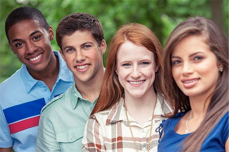 simsearch:6116-08916015,k - Teenage friends spending time together Stock Photo - Premium Royalty-Free, Code: 6116-08916081