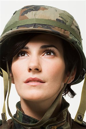 simsearch:614-02763928,k - Portrait of a woman soldier Foto de stock - Royalty Free Premium, Número: 6116-09013748