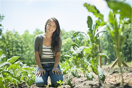 simsearch:6118-07353041,k - A young woman on a traditional farm in the countryside of New York State, USA Photographie de stock - Premium Libres de Droits, Code: 6118-07352286