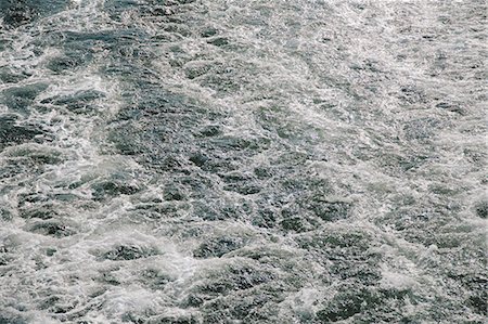 simsearch:6118-07440721,k - Wake from a passenger ferry on the water, near Seattle. Foto de stock - Sin royalties Premium, Código: 6118-07352854