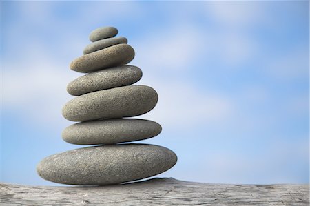 piatto (superficie) - A pile of balancing smooth beach rocks near Rialto Beach, Olympic national park, in Washington, USA Fotografie stock - Premium Royalty-Free, Codice: 6118-07352867