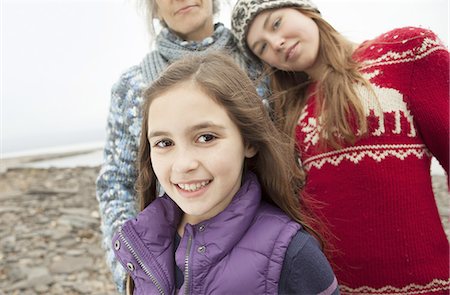 A day out at Ashokan lake. A group of people, adults, teenagers and children. Photographie de stock - Premium Libres de Droits, Code: 6118-07440270