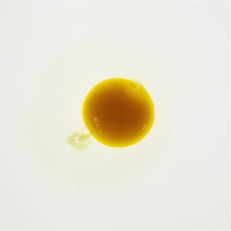 raw egg - Organic egg on white background Stock Photo - Premium Royalty-Free, Code: 6118-07440507