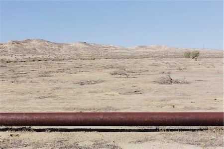 Crude oil extraction from Monterey Shale near Bakersfield, California, USA. Stockbilder - Premium RF Lizenzfrei, Bildnummer: 6118-07731757