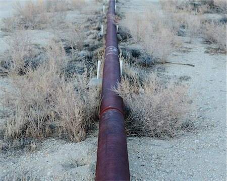 desert pipelines pictures - Crude oil extraction from Monterey Shale near Bakersfield, California, USA. Stock Photo - Premium Royalty-Free, Code: 6118-07731755