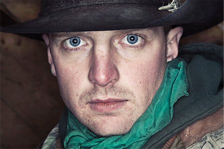 A man with bright blue eyes looking at the camera. Foto de stock - Sin royalties Premium, Código: 6118-08023799
