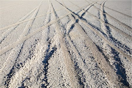 simsearch:6118-08313763,k - Tire tracks on the playa, salt flats surface. Stock Photo - Premium Royalty-Free, Code: 6118-08313762