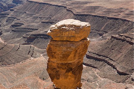 simsearch:649-08969675,k - Rock formations at Muley Point, San Juan Canyon, in the Bears Ears National Monument. Photographie de stock - Premium Libres de Droits, Code: 6118-08947876