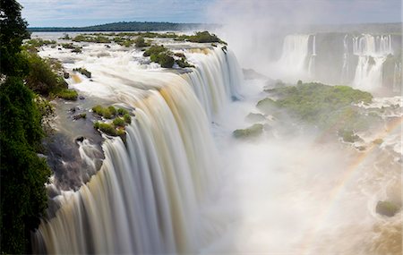 View along the Iguacu, Iguazu, Falls, Cataratta Foz do Iguacu, Parana, Iguazu National Park, Brazil. Stockbilder - Premium RF Lizenzfrei, Bildnummer: 6118-09076425