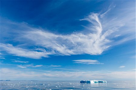 Icebergs and brash ice near the Cumberland Peninsula, Baffin Island, Nunavut, Canada, North America Foto de stock - Sin royalties Premium, Código: 6119-07443678