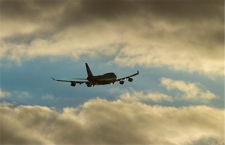 A 747 Jumbo jet takes off from Heathrow Airport, London, England, United Kingdom, Europe Fotografie stock - Premium Royalty-Free, Codice: 6119-07443717