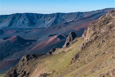simsearch:6119-07443885,k - Volcanic crater on top of the Haleakala National Park, Maui, Hawaii, United States of America, Pacific Photographie de stock - Premium Libres de Droits, Code: 6119-07443898