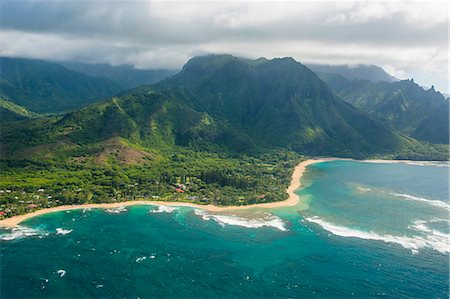 Aerial of the north shore of the island of Kauai, Hawaii, United States of America, Pacific Foto de stock - Sin royalties Premium, Código: 6119-07443801