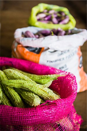 photographic (pertaining to the discipline of photography) - Eggplant for sale at Dambulla vegetable wholesale market, Dambulla, Central Province, Sri Lanka, Asia Stock Photo - Premium Royalty-Free, Code: 6119-07451220