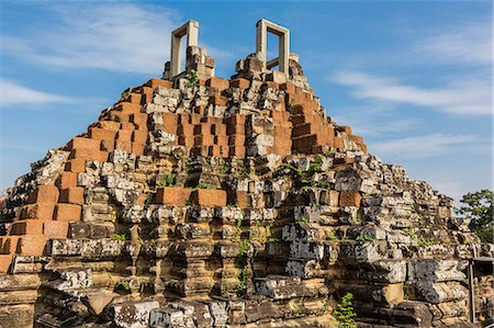 simsearch:6119-07451906,k - Baphuon Temple in Angkor Thom, Angkor, UNESCO World Heritage Site, Siem Reap Province, Cambodia, Indochina, Southeast Asia, Asia Foto de stock - Sin royalties Premium, Código: 6119-07451394