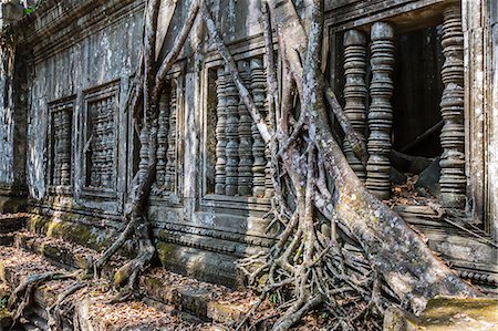 simsearch:6119-07451420,k - Beng Mealea Temple, overgrown and falling down, Angkor, UNESCO World Heritage Site, Siem Reap Province, Cambodia, Indochina, Southeast Asia, Asia Stock Photo - Premium Royalty-Free, Code: 6119-07451413