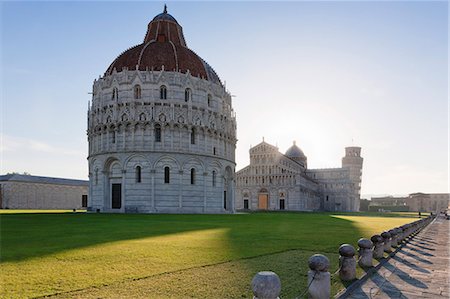 Baptistery, Duomo Santa Maria Assunta and the Leaning Tower, Piazza dei Miracoli, UNESCO World Heritage Site, Pisa, Tuscany, Italy, Europe Stock Photo - Premium Royalty-Free, Code: 6119-07451792