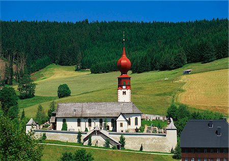 Church and Cemetery, Urach, Black Forest, Baden Wurttemberg, Bavaria, Germany Photographie de stock - Premium Libres de Droits, Code: 6119-07451961