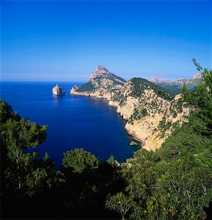 simsearch:6119-07452181,k - Sea and Cliffs by Cap de Formentor, Mallorca, Spain Stock Photo - Premium Royalty-Free, Code: 6119-07452162