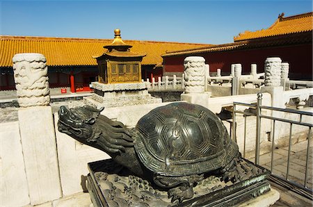 Turtle statue, Zijin Cheng, The Forbidden City Palace Museum, UNESCO World Heritage Site, Beijing, China, Asia Stock Photo - Premium Royalty-Free, Code: 6119-07452372