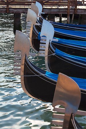 saint mark's basin - Gondolas moored in St. Mark's Basin, Venice, Veneto, Italy, Europe Stockbilder - Premium RF Lizenzfrei, Bildnummer: 6119-07452790
