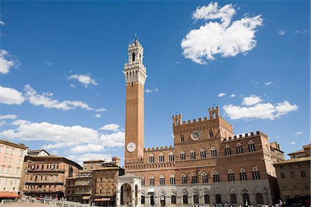 palazzo publico - Piazza del Campo with Palazzo Pubblico, Sienna, Tuscany, Italy Foto de stock - Sin royalties Premium, Código: 6119-07452863