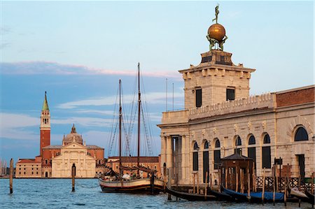 simsearch:6119-07452812,k - Dogana di Mare and San Giorgio Maggiore from the Grand Canal, Venice, UNESCO World Heritage Site, Veneto, Italy, Europe Stock Photo - Premium Royalty-Free, Code: 6119-07452804