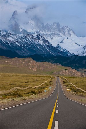 simsearch:6119-07452936,k - Road leading to Mount Fitzroy near El Chalten, Los Glaciares National Park, UNESCO World Heritage Site, Patagonia, Argentina, South America Foto de stock - Sin royalties Premium, Código: 6119-07452940