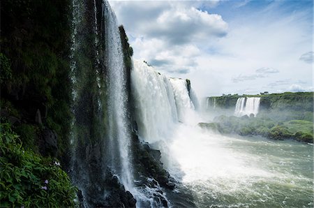 simsearch:6119-07452936,k - Foz de Iguazu (Iguacu Falls), the largest waterfalls in the world, Iguacu National Park, UNESCO World Heritage Site, Brazil, South America Foto de stock - Sin royalties Premium, Código: 6119-07452983