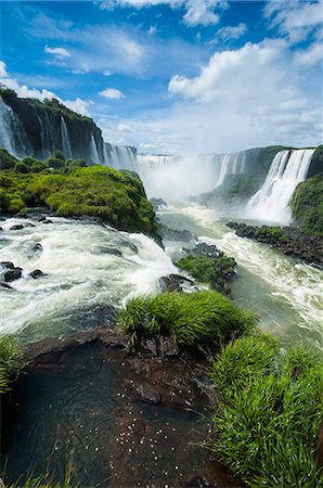 simsearch:6119-07452936,k - Foz de Iguazu (Iguacu Falls), the largest waterfalls in the world, Iguacu National Park, UNESCO World Heritage Site, Brazil, South America Foto de stock - Sin royalties Premium, Código: 6119-07452981